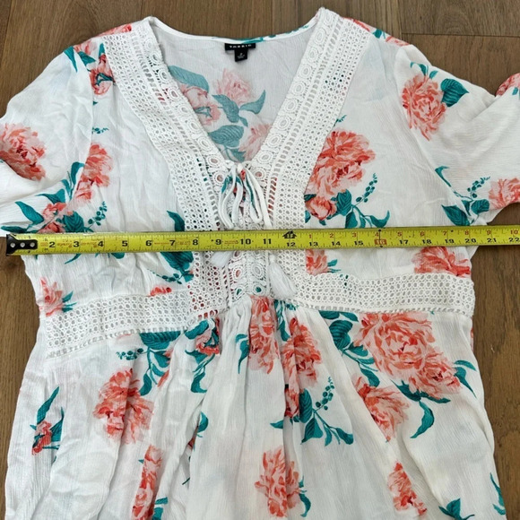 Torrid Floral Flowy Top, 3/4 sleeve with lace detail White Size 2 (XXL, 18/20) - Picture 9 of 10